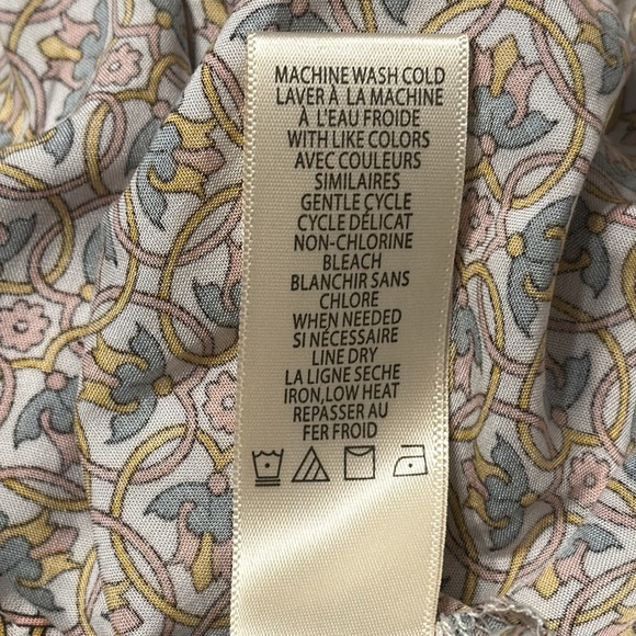 Max Studio Short Sleeved Front Tie Vneck Top NWT size Small - Picture 8 of 8